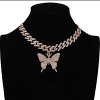 CUBANA MARIPOSA MUJER