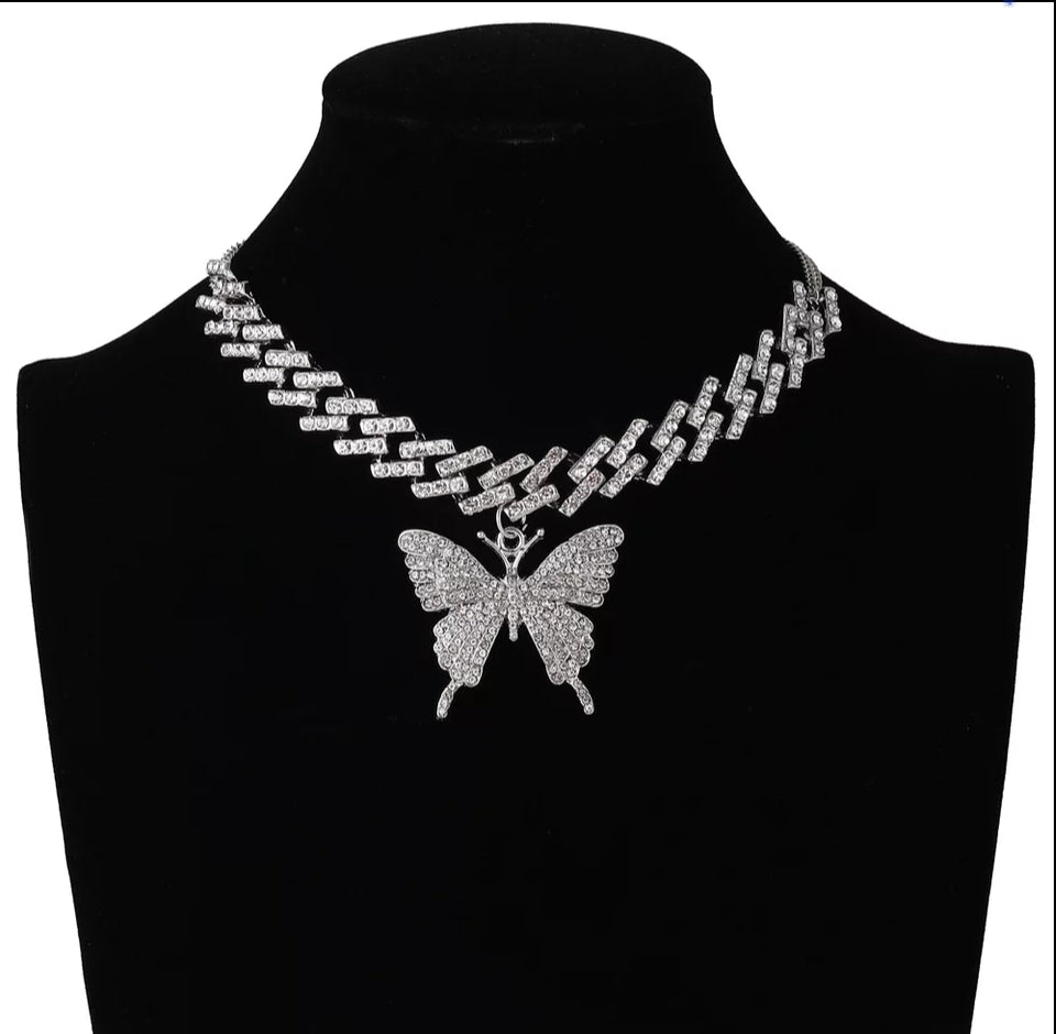 CUBANA MARIPOSA MUJER