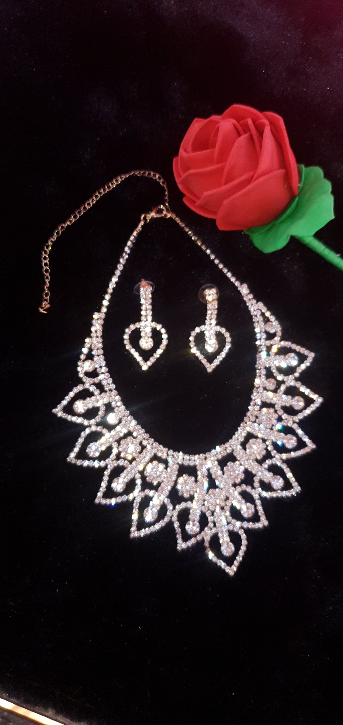 SET GOTA DE AGUA GARGANTILLA Y PENDIENTES