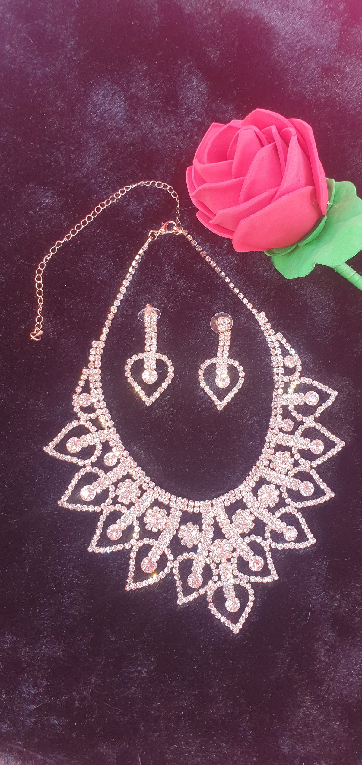 SET GOTA DE AGUA GARGANTILLA Y PENDIENTES